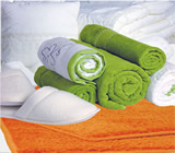 Cama, mesa e banho em Sumaré